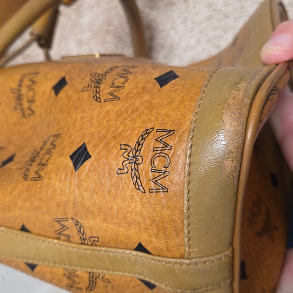 Authentic MCM Visetos Coated Canvas Heritage
Drawstring Bucket Bag Cogna… - Picture 9 of 15